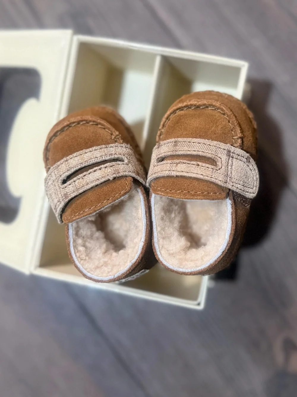 UGG Infant I Sprout Booties Chestnut Suede XS 0-6 Months With Gift Box